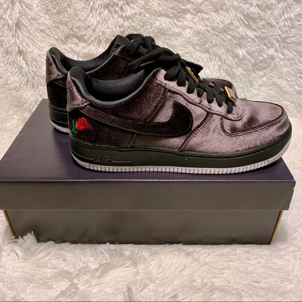 Nike Air Force 1 ‘07 QS Black Velvet Rose